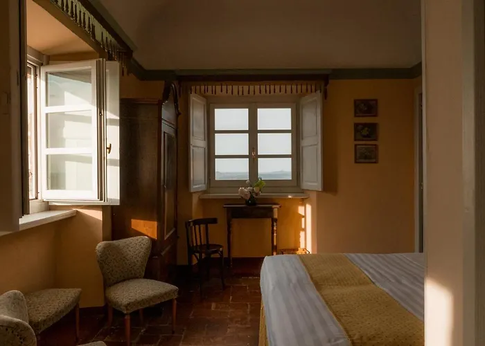 Hotell Real Castello 2*